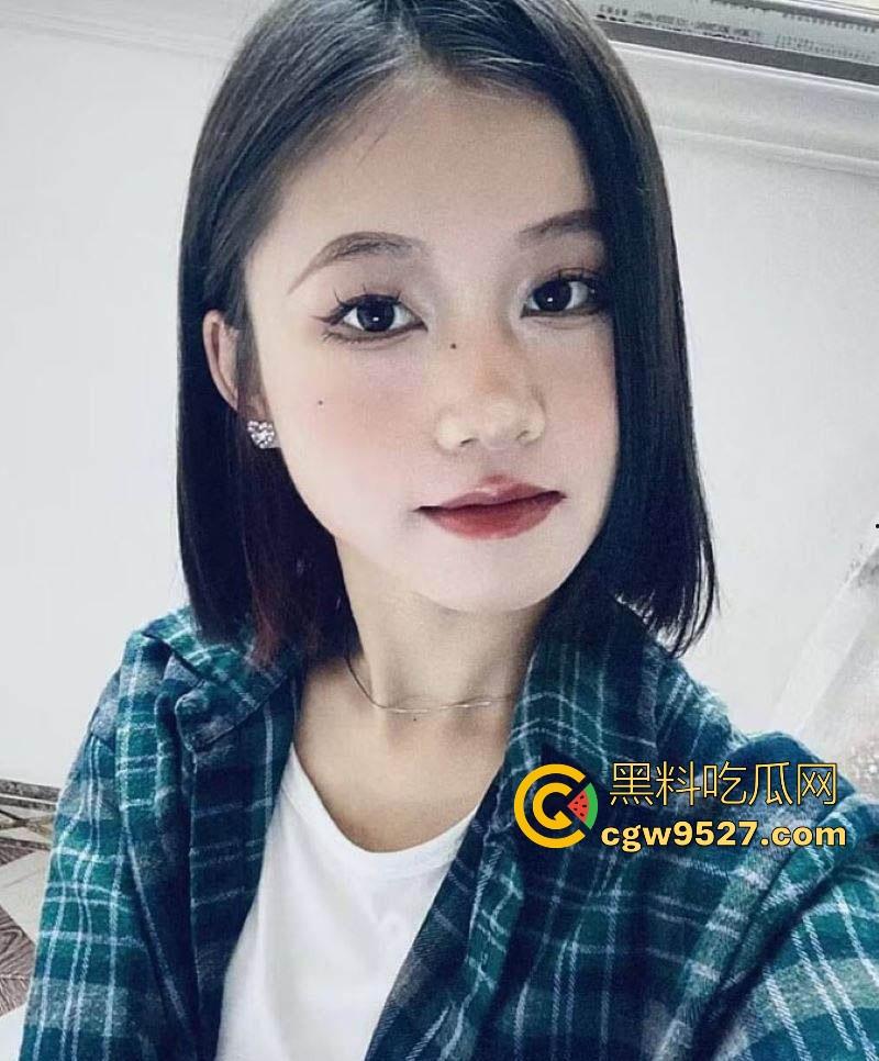 极品反差大学生【王艳丽】私生活大曝光，高颜值极品学妹沦为胯下母狗，带肛塞被后入猛干，尺度大到炸裂！-4