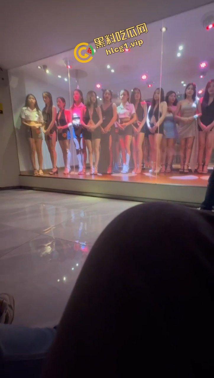 欢迎来到非诚勿扰海选现场!看各位女嘉宾如何风骚 体验金主既视感!-10