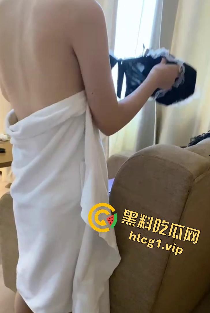 终于搞定小姨子!自带情趣制服,中途男朋友竟然查岗,这骚穴真是润得不行!-4