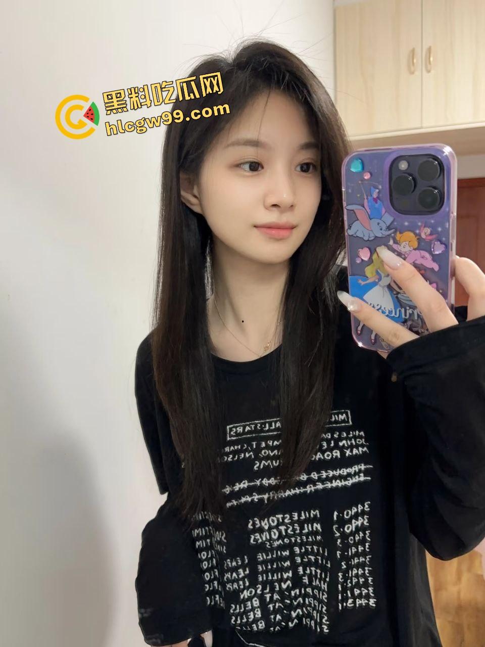 黑龙江哈尔滨小区饥渴男女,光天化日之下雪地里刺激深喉口爆吃鸡,还曾在雪地露奶露逼淫荡拉尿!惨遭曝光独家流出!-2