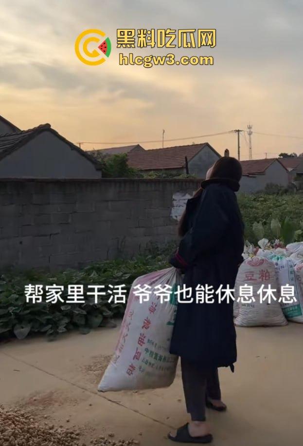 抖音主播『婉婉』炮厂认证主播边直播边放鞭炮,嘉年华狂刷鞭炮狂炸,大哥们这电子养蛊玩法真是太炸裂了!-4