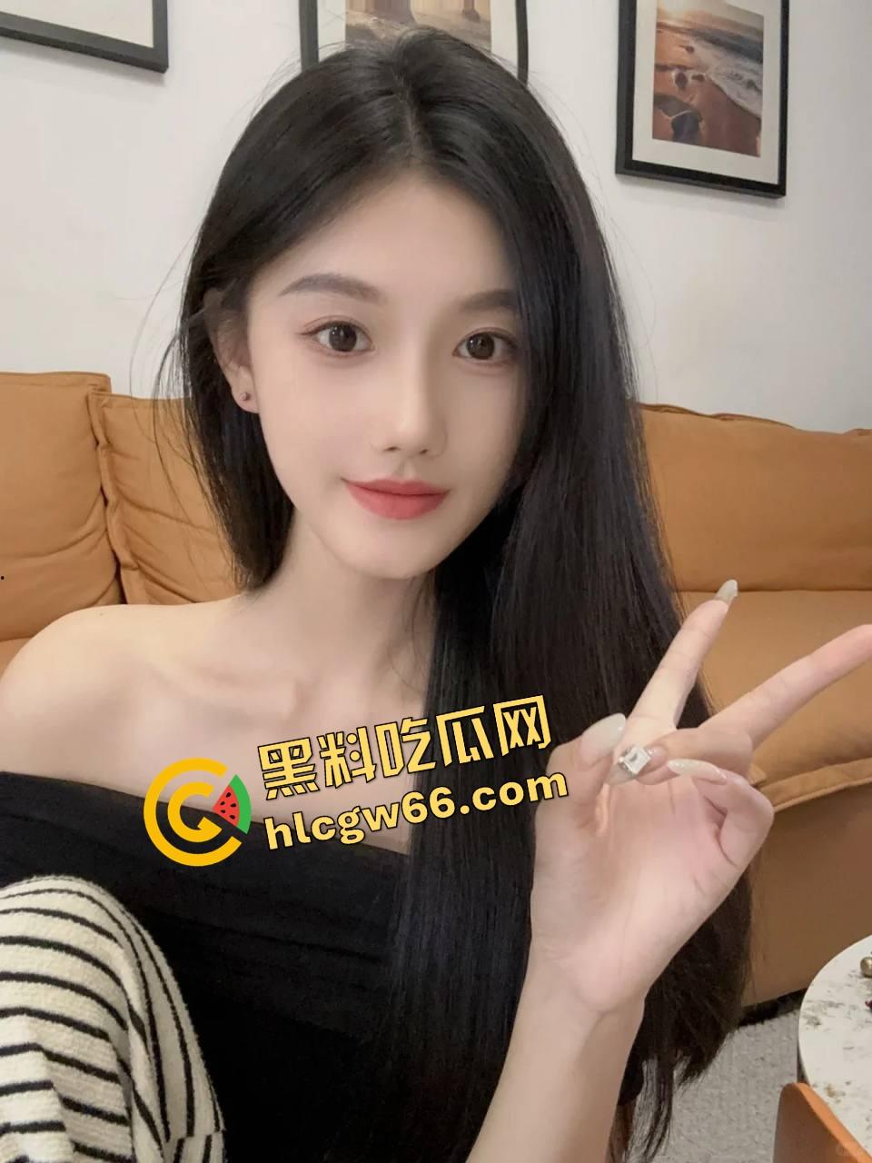 健身教练爆操肥臀女学员,八块腹肌打桩如锤机,床震三十分钟不歇火,操得骚妹尖叫断片!-5