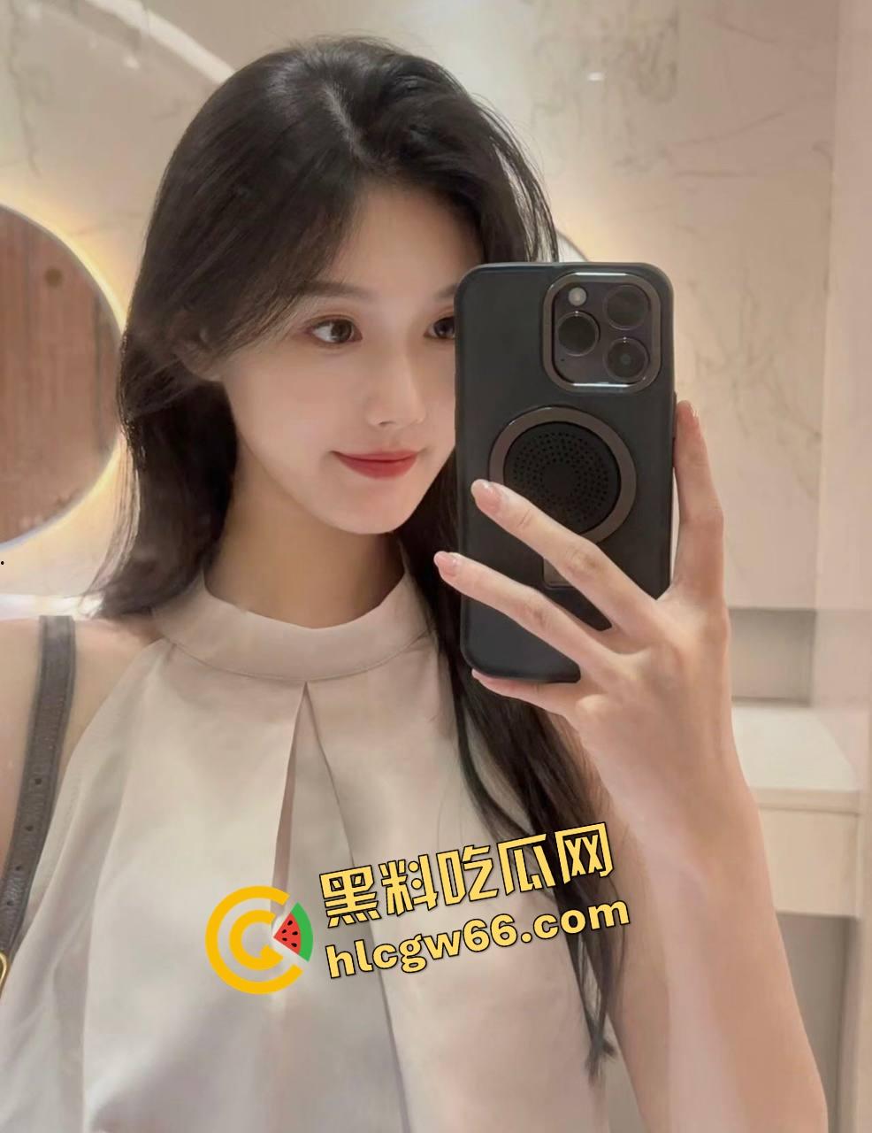 健身教练爆操肥臀女学员,八块腹肌打桩如锤机,床震三十分钟不歇火,操得骚妹尖叫断片!-6