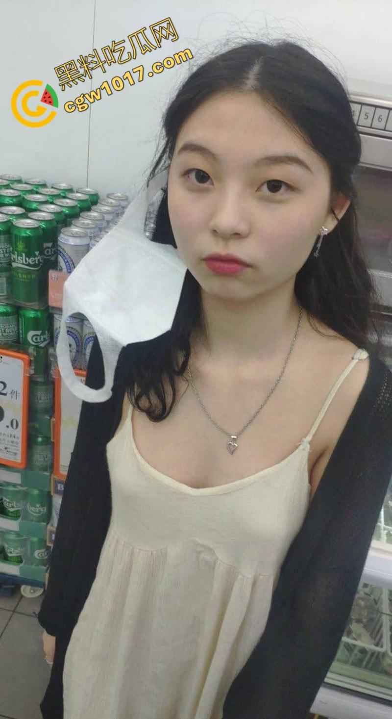 广东佛山E奶少女陈【晓涧性】爱视频流出：丰满乳峰被肆意揉捏，跳蛋震颤骚穴，菊花肛塞手铐紧缚，无套后入刺激十足！-6