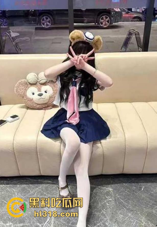 海角乱伦,真实破处女友的妹妹,从开始的害羞到后面的高潮痉挛 ,无套内射把她粉嫩的小穴塞满了!-2