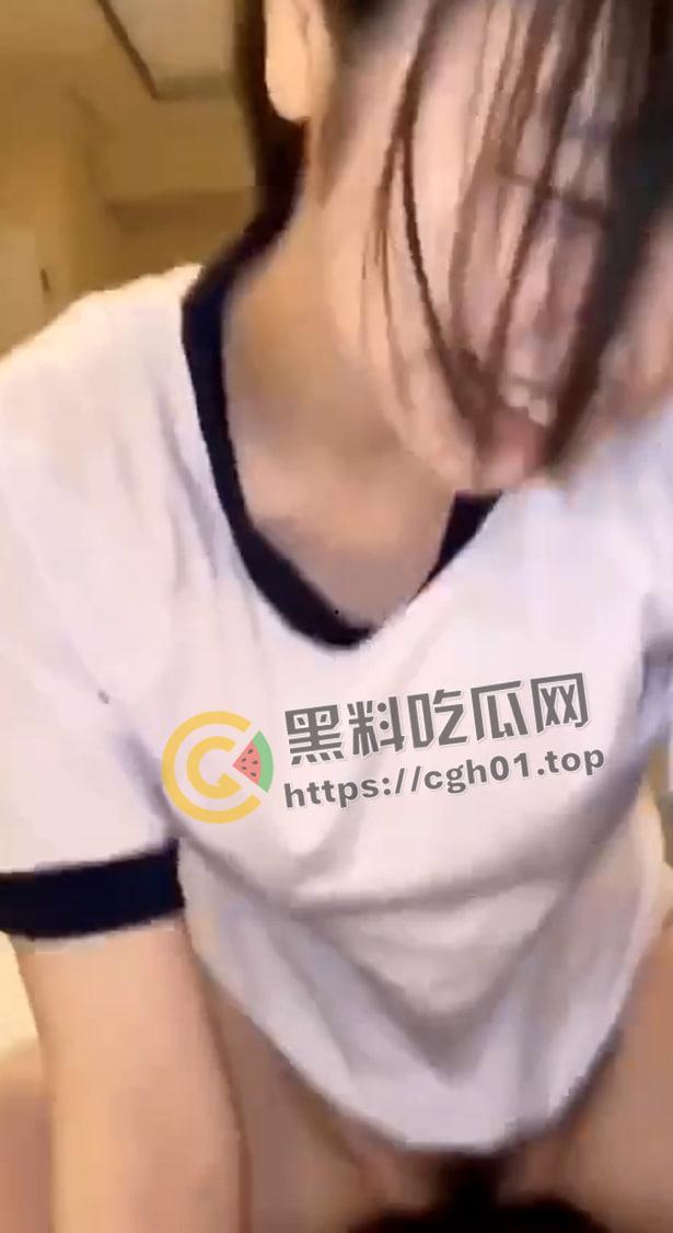 网盘重磅流出!高中萌妹的初体验 校服这不比丝袜还加攻速-3