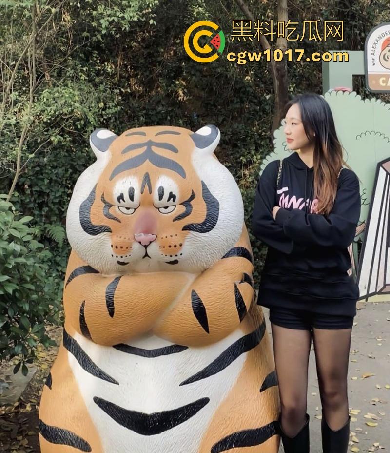 天津体育学院音乐系学姐与体育男友激情自拍泄露,丰满学姐配180体育学弟注定是场恶战,骚货自带M属性床上功夫深厚!-4