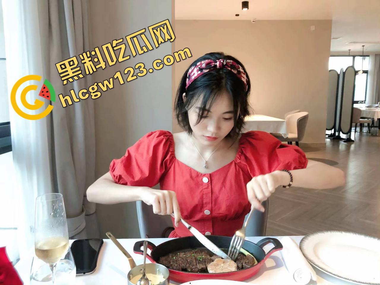 操翻一个高智商母狗是什么体验?清华系的清纯妹『赵雪』每次都要被当街调教到口爆才肯回宿舍!-3