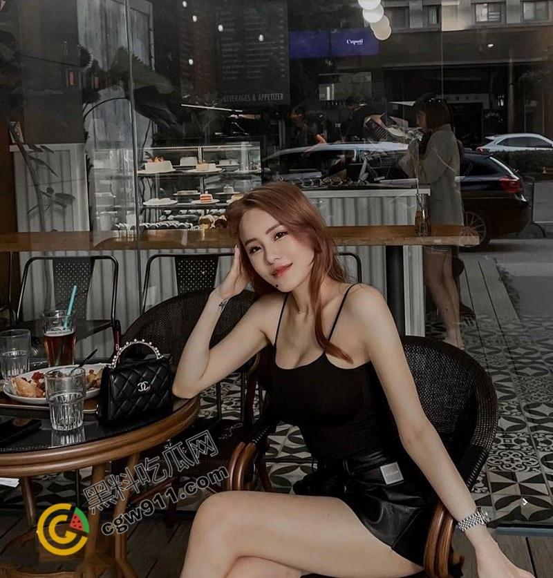 大奶少妇【吴丽华】酒店狂野偷情,前男友巨根爆操到高潮,火辣身体尽情迎合,骚浪本性尽显-2