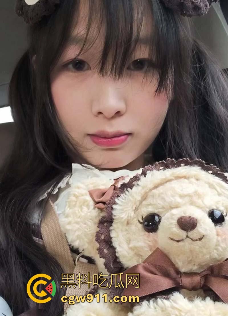 广西大学数字媒体艺术设计系【林惠芸】小萝莉舞蹈尤物,金主定制裸舞乳夹淫纹 ,取悦金主在屏幕前肆意扭动!-2