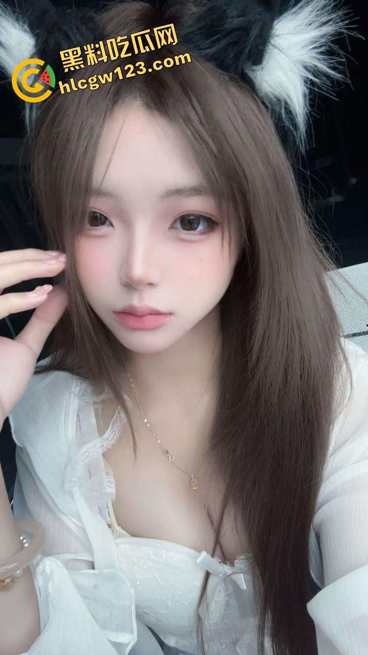 这次不是灌精了是灌奶茶 珍珠奶绿全都倒进逼里搅 吸管一插直接喝 甜到发骚羞耻感爆表!-4