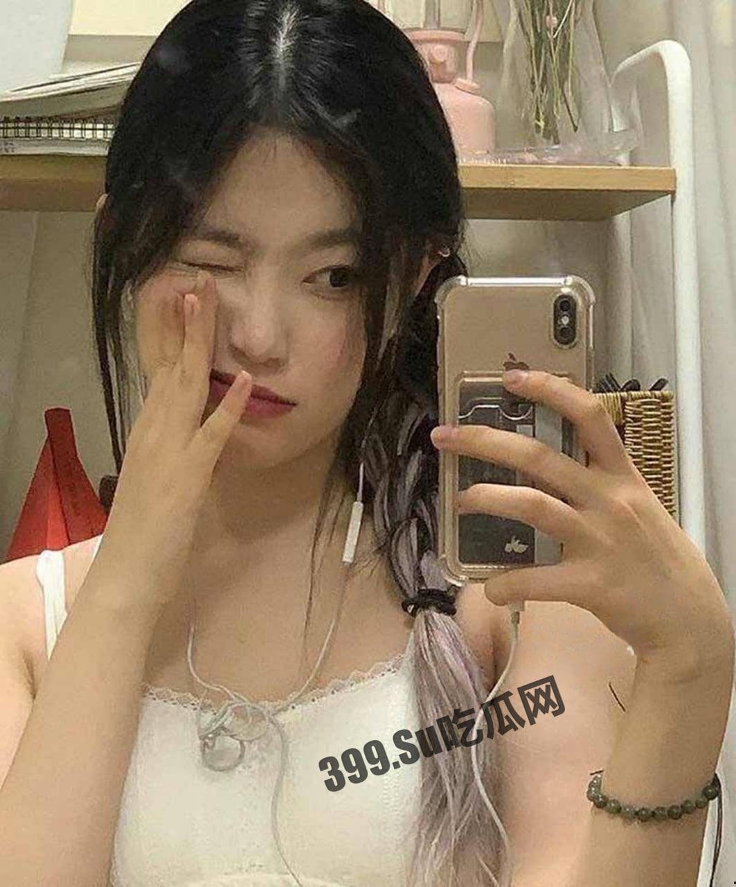 超高颜值大美人【yumi_03】脸穴同框自慰 + 口交啪啪 订阅福利-1