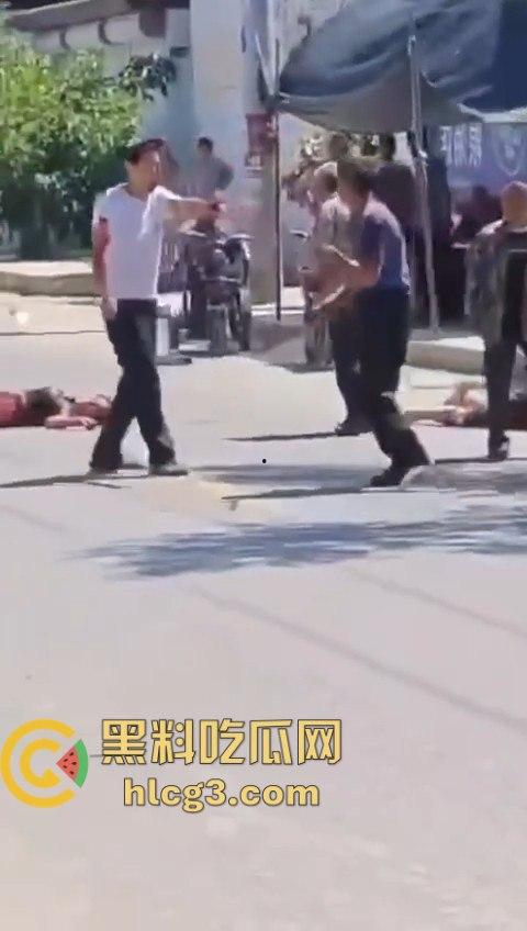 老年白起大街上互砍,镰刀攻击的场面令人震惊!梦回宇将军-1