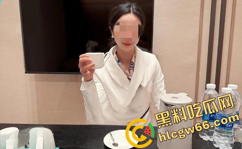 海角乱伦猛神女神节接亲姐下班爆菊狂射,御姐正装掩不住骚魂,嫩后庭喷水操成母狗样!-1