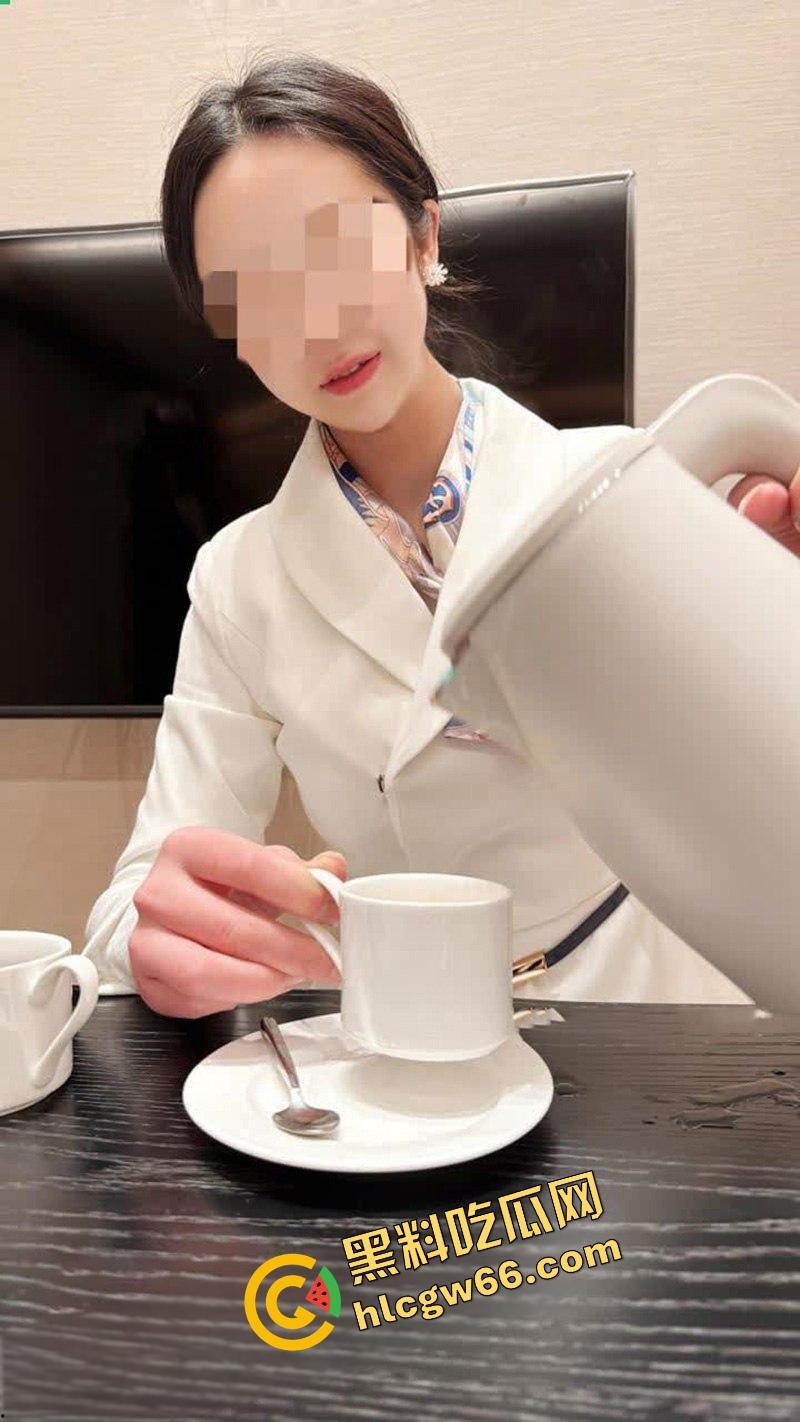 海角乱伦猛神女神节接亲姐下班爆菊狂射,御姐正装掩不住骚魂,嫩后庭喷水操成母狗样!-3