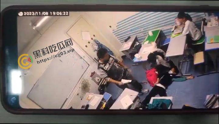 萧山 培优教育 培训机构老师暴打学生时间 监控摄像头拍下完整过程-7