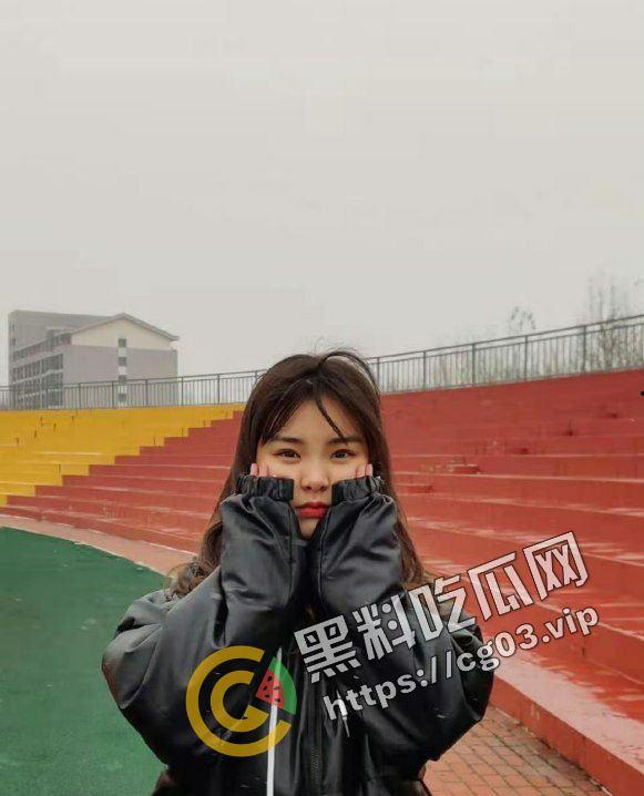 阜新财务 【张佳佳】大连财经学院毕业 脚踏三只船 恋情内出轨多人 喜欢发抠逼视频给多为男朋友 被流出-1