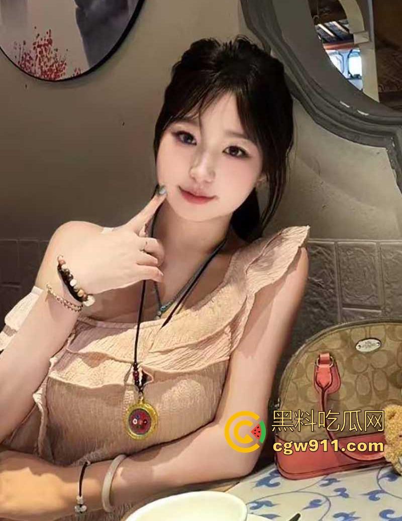 一镜到底爆操亲嫂子!护士嫂子吊在秋千上,被小叔子操的骚话淫叫,这具肉体已经被小叔子开发的相当敏感了!-1