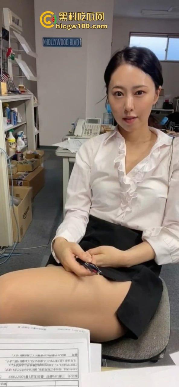 OnlyFans韵味美妇熟女【nanako_sexy】VIP订阅视频流出,情趣自慰掰穴淫荡的成熟韵味,极具吸引人。-5