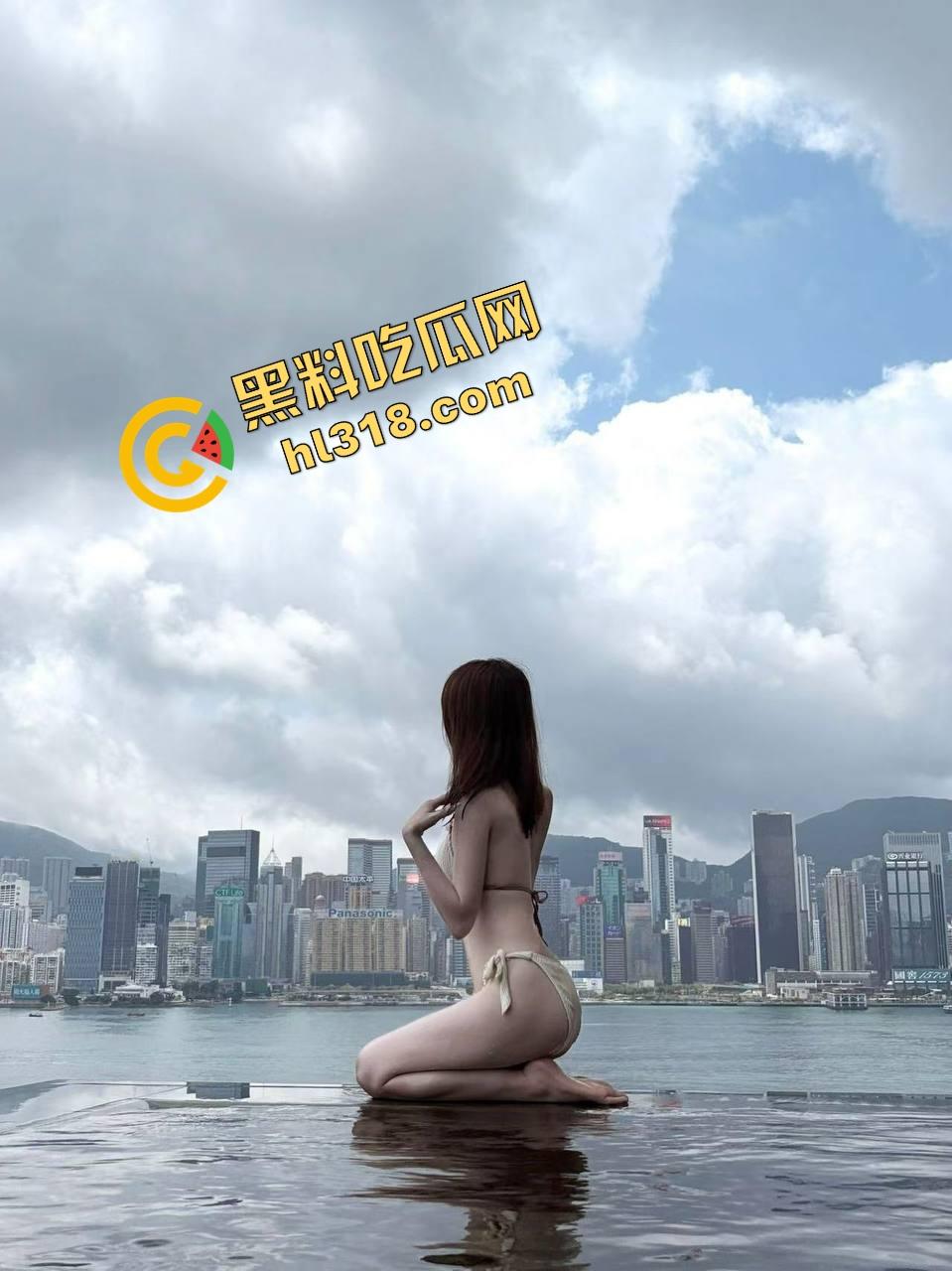 和嫂子卧室疯玩解锁新姿势,对着窗户啪啪、故意让路人偷窥,边吃鸡巴边挨打大屁股,越玩越变态!-6