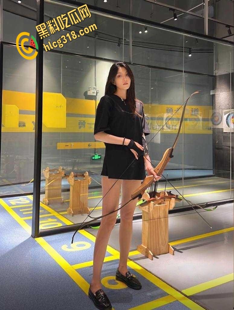 靶场射箭媛勾引诱惑,黑丝秘书陪你玩到爽,从弓弦震响到床上69陪睡,现在办卡还来得及吗?-2
