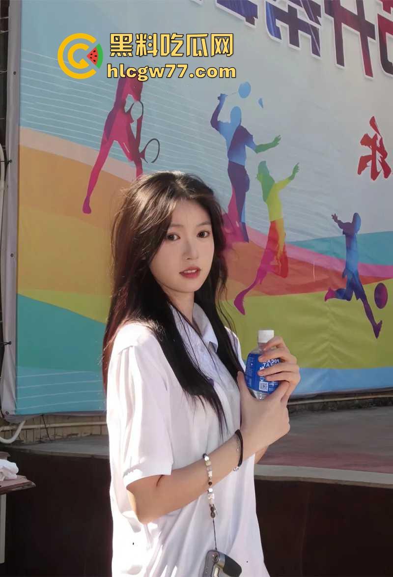 陕西榆林横山中学00后学生妹【林子苒】掰穴露奶 反差露脸情色小视频流出!-1