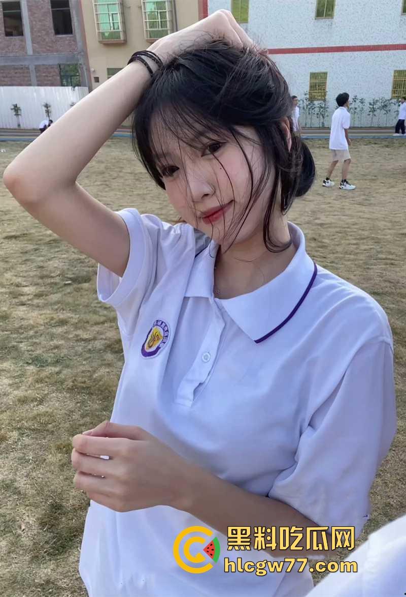 陕西榆林横山中学00后学生妹【林子苒】掰穴露奶 反差露脸情色小视频流出!-2