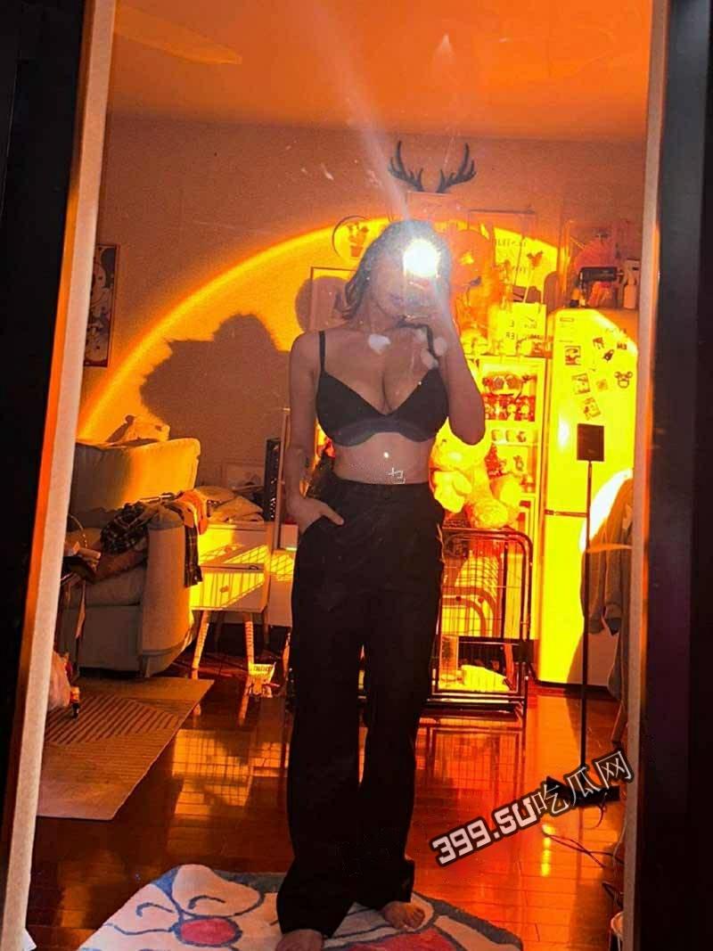 微博  抖音 甜小乜 全网首发  无忧传媒抖音百万网红  情趣内衣巨乳大尺度-6