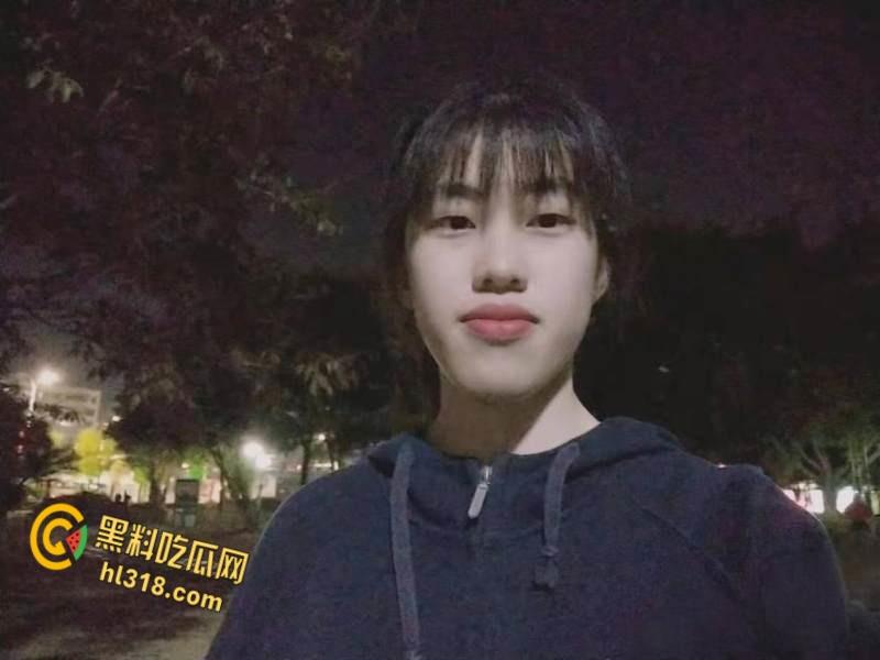 内蒙古城市技术学院幼师【庄雅文】,性欲强盛的小母狗,粉唇灵活吞吐肉棒,性感蜜桃臀被疯狂后入 !-2