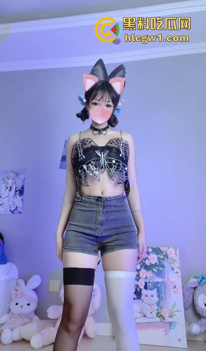 抖音风裸舞女神『小仙云』火辣出镜!逼上纹身劲爆身材,视觉冲击让人爽翻!各种热门BGM陪你冲到尽头!-6