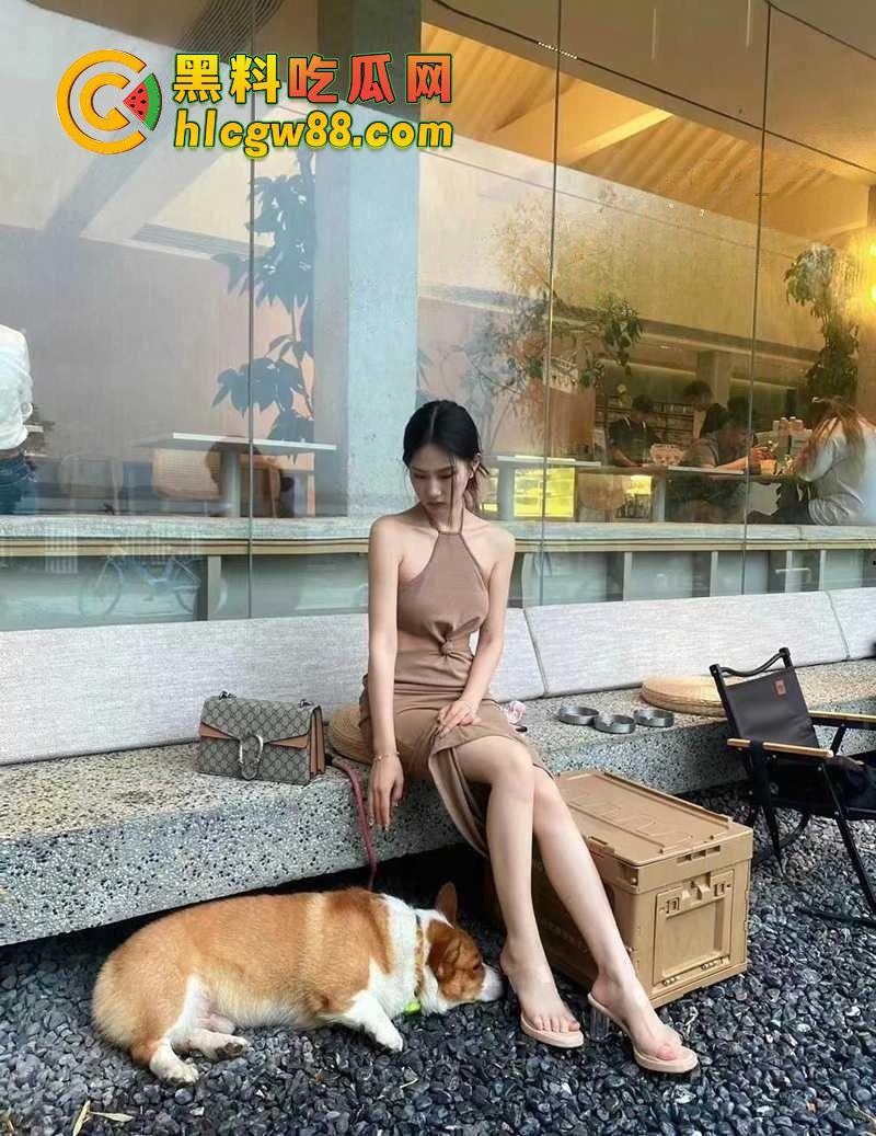 北京大一JK女仆兼职妹『刘婉玉』微信撩两周成功骗炮,白丝嫩妹被后入操哭,奶子上全是精!-4