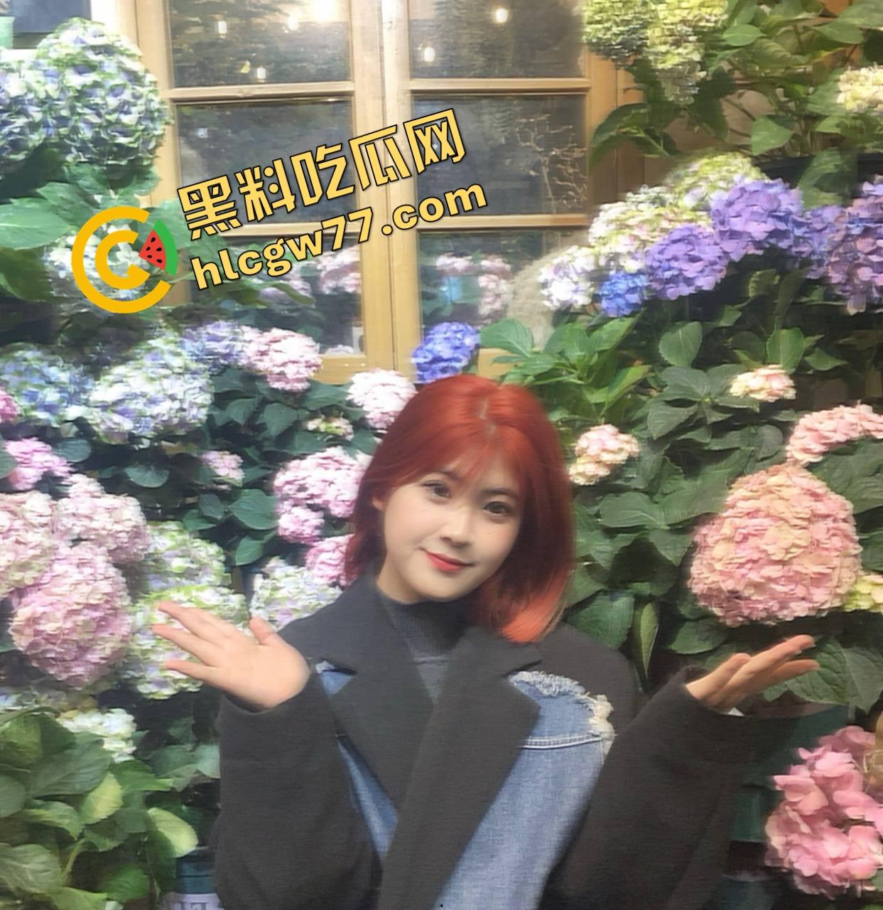 英国留学生『柳依依』顶级巨乳舔洋屌,老佛爷送银币她送淫逼,这不就是新时代传承?-4