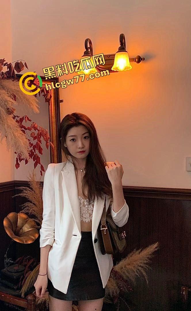 京城二院小护士『李敏』真空上班遥控跳蛋值夜班，查房都能被震到逼里流水！-8