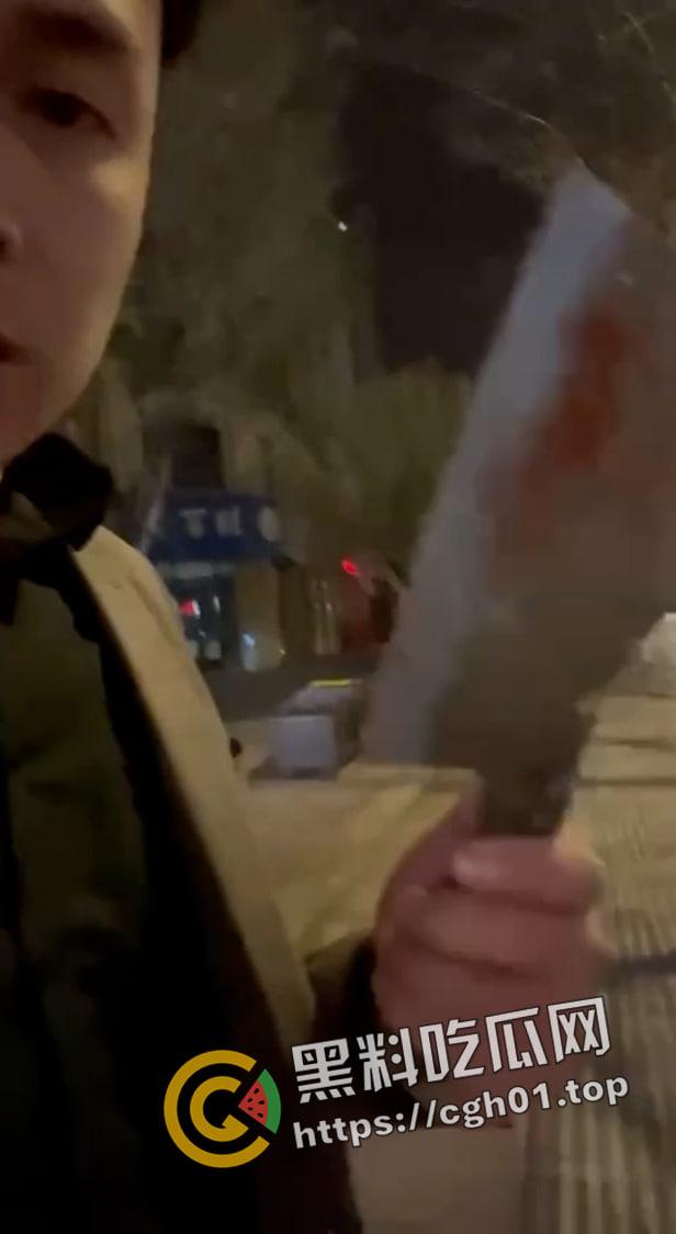 云南曲靖刀仔【张瑞畔】怒杀出轨女友【徐倩倩】发视频说全砍的动脉 手直接断掉 现场视频流出-5