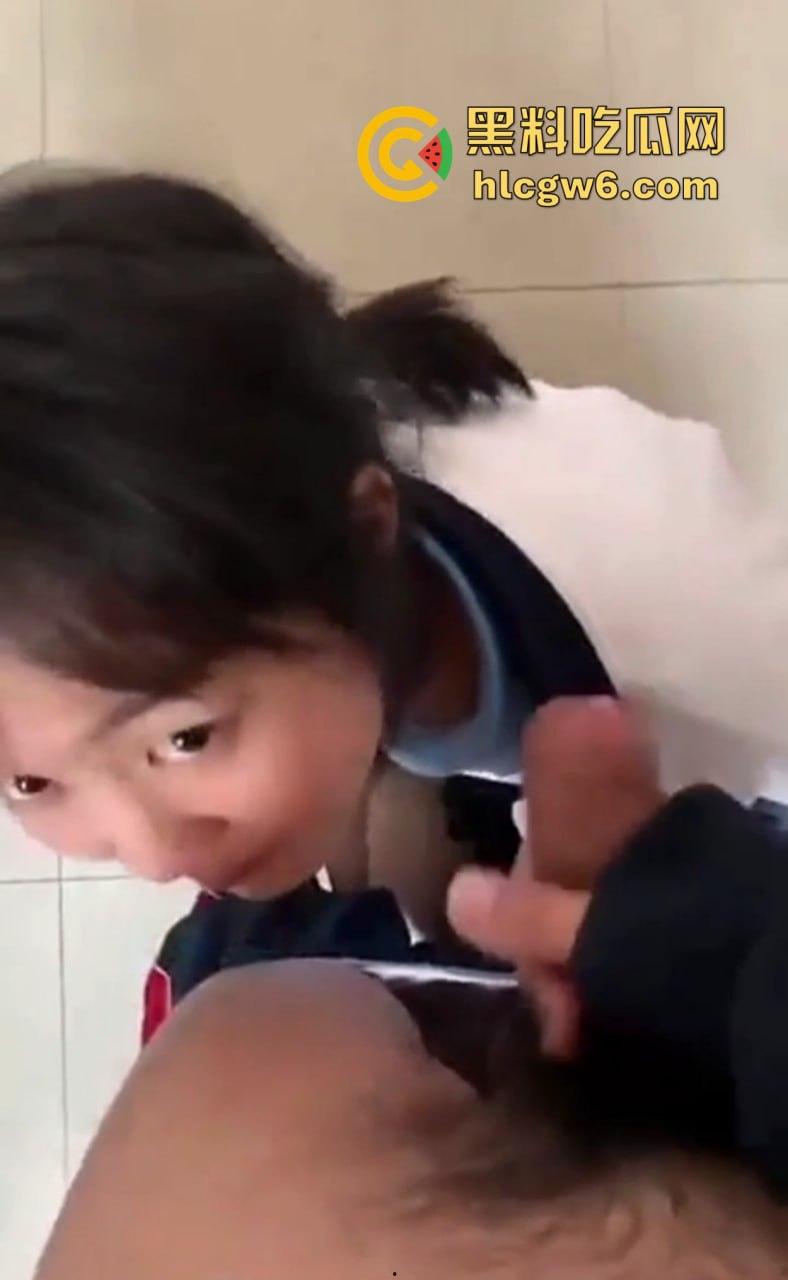 湛江校园乖乖女『袁雨怡』课后厕所吃鸡名场面曝光,老师还在办公室改卷她练枪,人狠话不多人小技术骚!-11