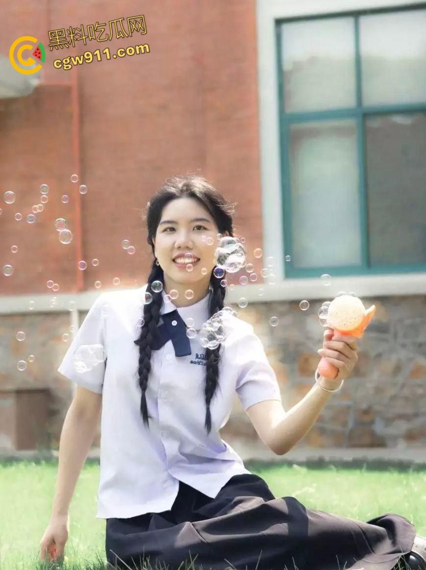 华中科技大学【刘婷婷】,为了缓解学习压力约炮体育生,SM捆绑调教口交,清纯嫩妹也有受虐发骚的一面 !-1