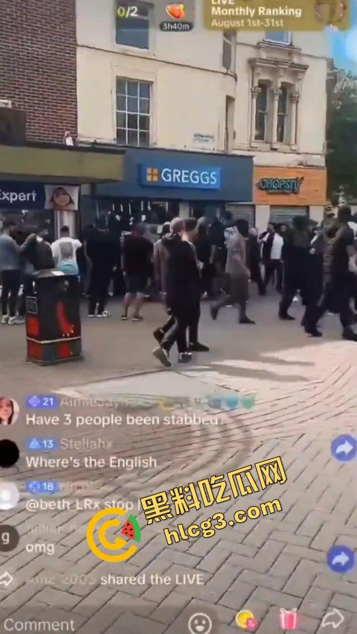 英国移民集会冲突升级:武装移民群体街头抗议引发暴力冲突!-1