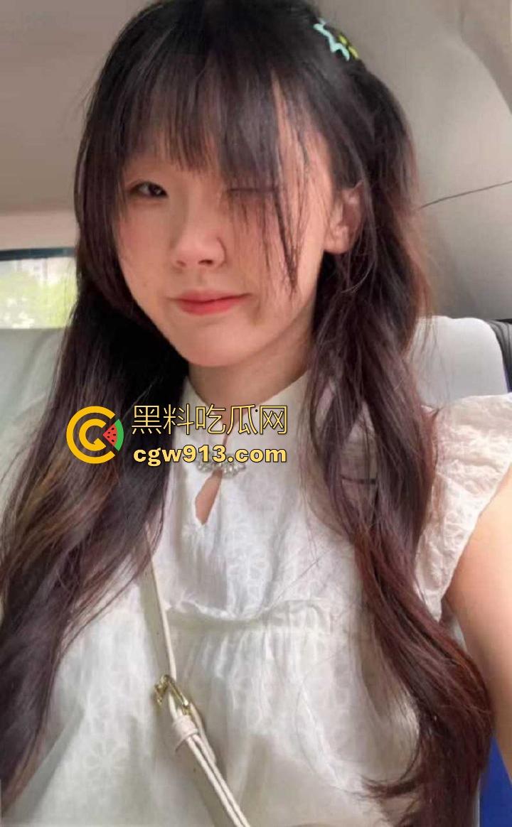 广西师范学院【王楚润】奔现网恋男友,见面后主动献身骑乘,又淫荡又饥渴,为什么我遇不到这么的网友!-2