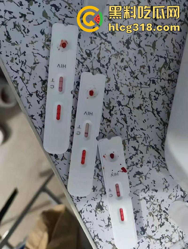 酒吧约炮学生妹,竟遇到生化母体,一次操逼悔恨终身啊,试纸两条杠吓得大哥哇哇叫,这回老实了吧!-5