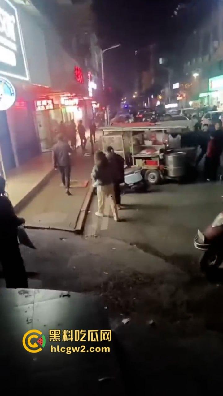 实力坑娃!湖南益阳桃江女子欠20元赌资不给 儿子上门出气却被老板哥哥持刀反杀-10