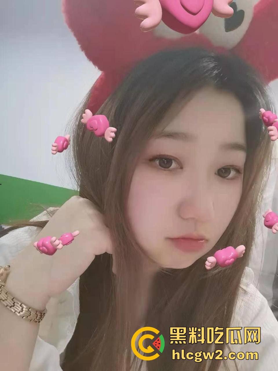 瓜友投稿酒店约炮极品良家人妻 无套直入内射 骚逼水多夹得紧 干得小少妇娇喘不止 爽到飞起!-6