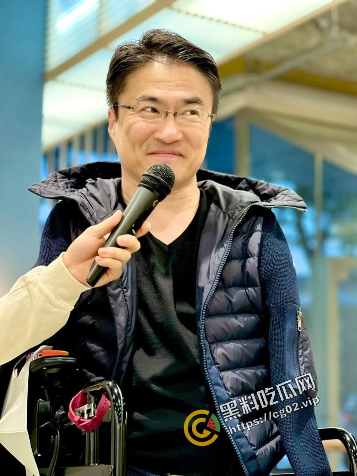 论:一个天生没有四肢的男人,婚后如何出轨50人,究竟用哪种姿势?-1