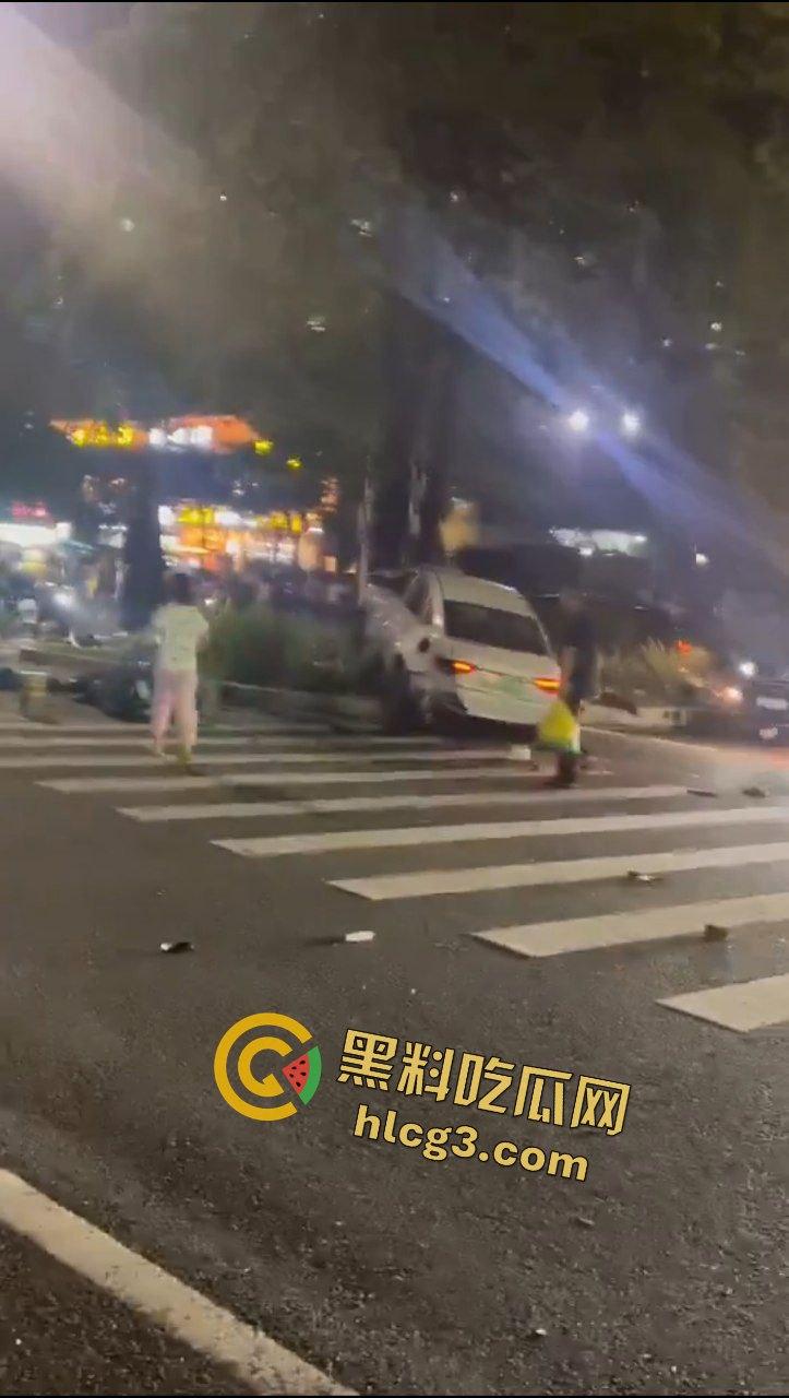 深圳龙岗区重大车祸 网约车司机突发恶疾 超速与电动车相撞 致5人受伤 2人死亡！-4