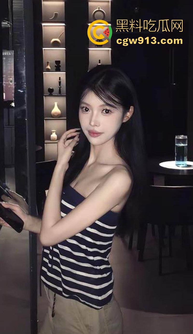 抖音极品网红【气饱了】榜一福利定制视频流出，细腰翘臀极致抖奶，动作狂野，欲火中烧！-2