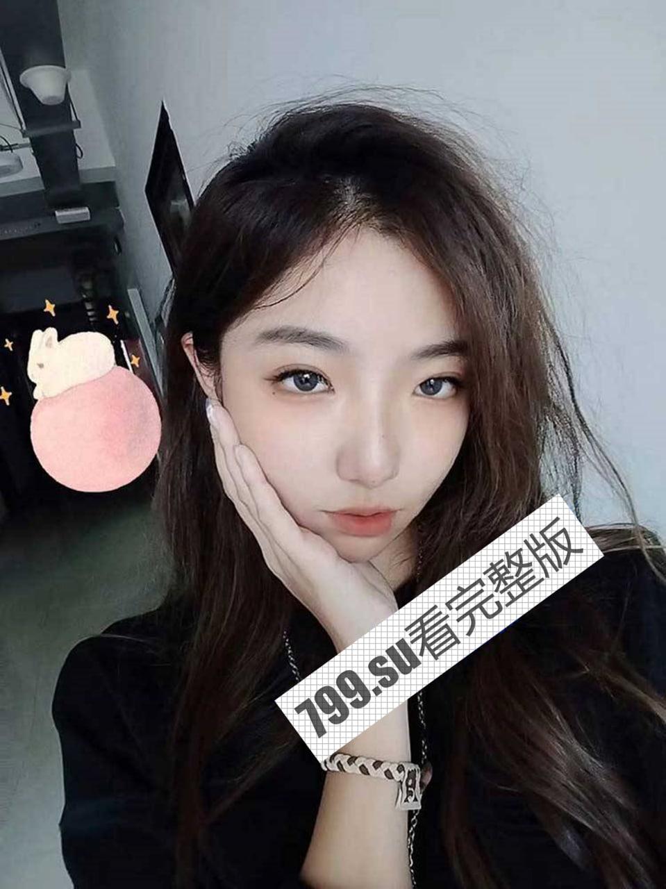 反差!19 岁昌吉处女母狗反差裱求自曝 喜欢露出 被认出可以随便玩-4