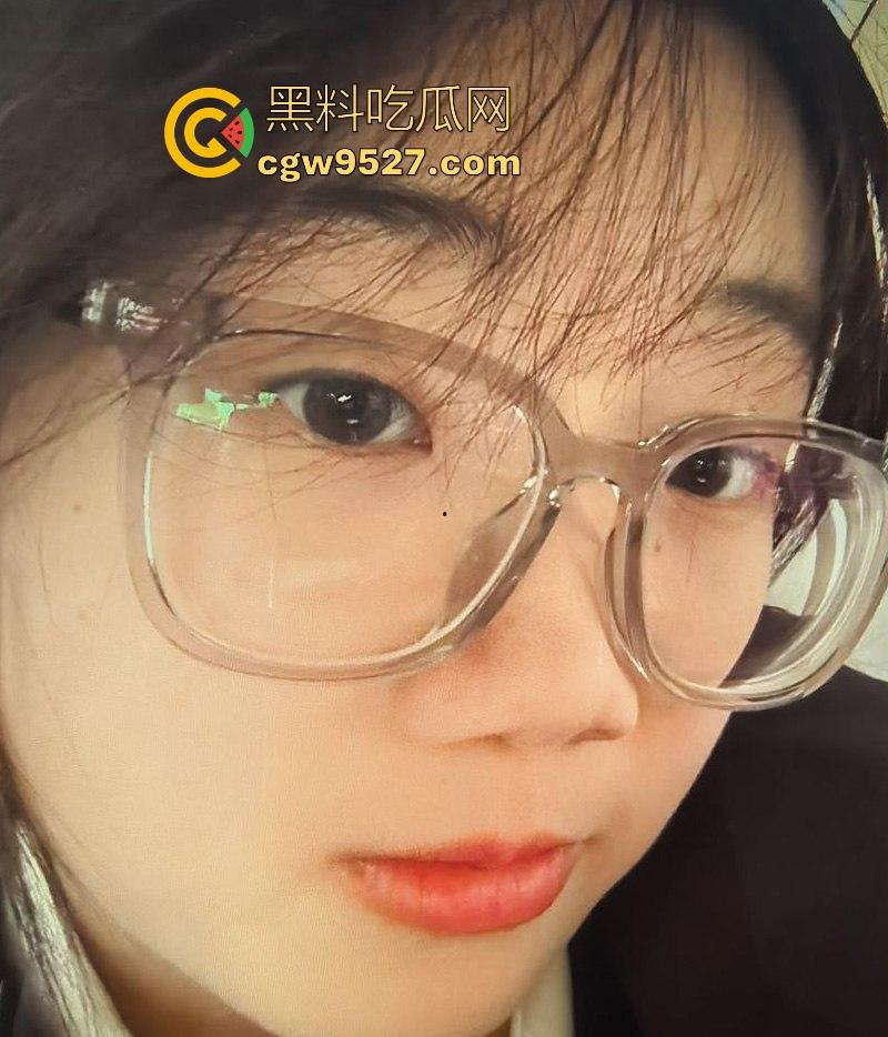 美乳晃动如波涛,骑乘时娇躯狂扭,美鲍处女般紧致 骑乘后入爽到炸!河南清纯眼镜妹性爱视频分手后被爆出!-2