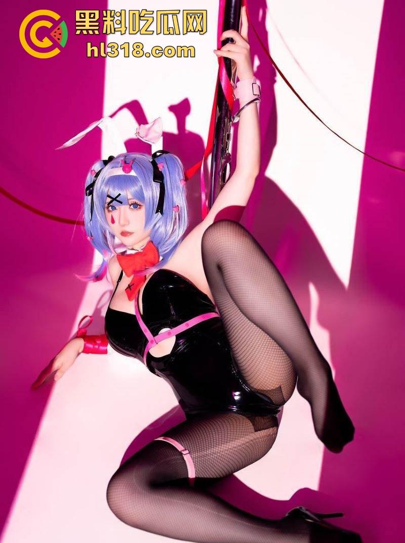 二次元福利coser【星之迟迟】最新之作,化身初音未来女战士,长腿黑丝诱人无比,大尺度拍摄,极致诱惑!-3