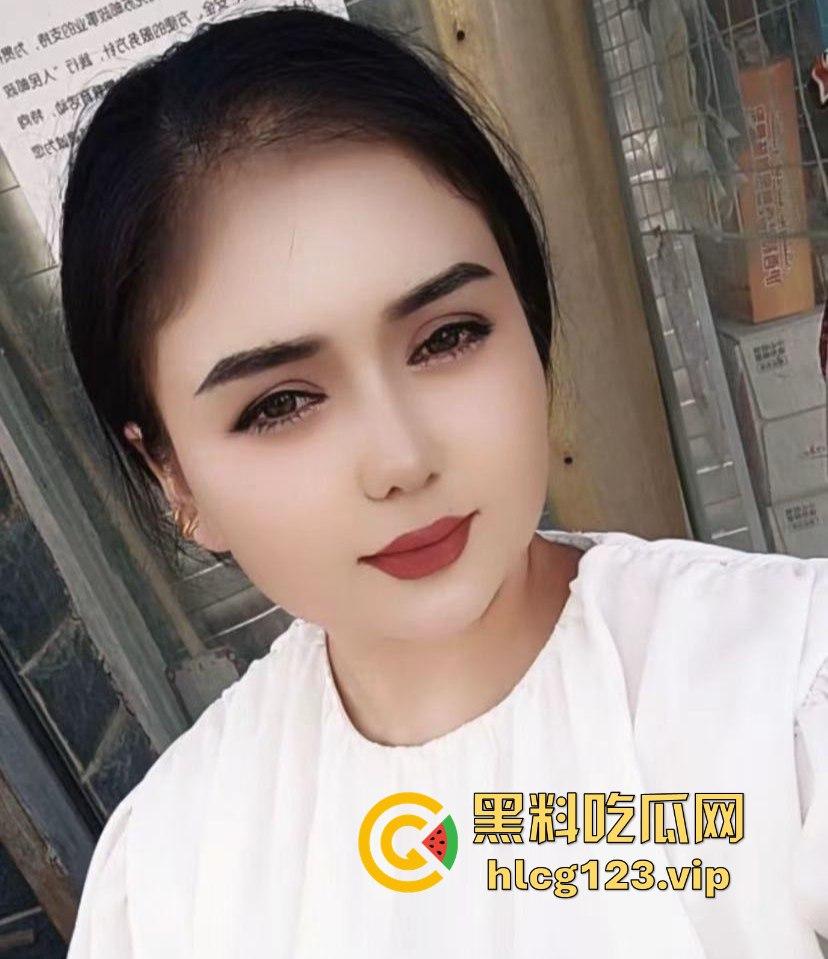 新疆少妇努尔古丽裸聊视频流出!美乳美鲍玩1V1骚到飞起,榜一大哥手速太快直接录屏!-6