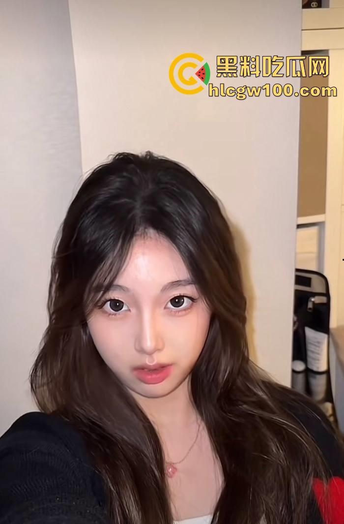 上海戏剧学院骚逼【刘静雯】地下车库到商场男厕全开花,黑丝母狗本性全开发,嗷嗷叫爸爸别顶了要被操死了!-2