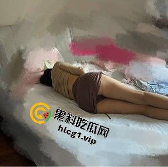 江苏新婚少妇『曹琳』孤独难耐!勾引男同事醉酒后回家啪啪!完美身材在深夜中被强力征服!-9